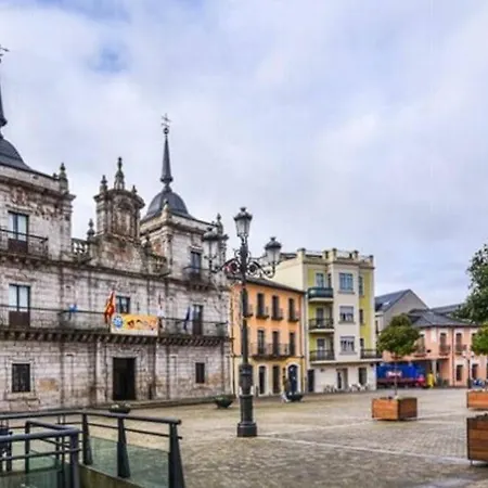 Nuevo Casco Antiguo Apartment